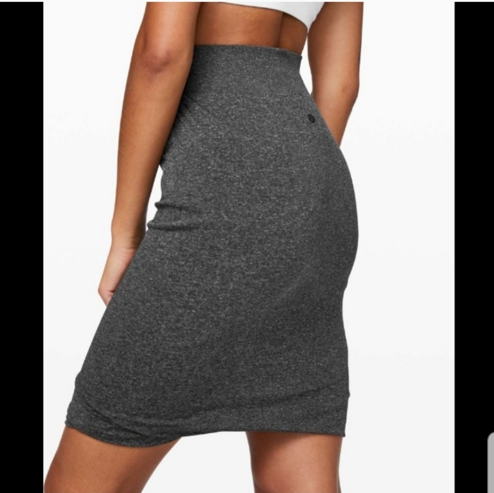 6 lululemon skirt